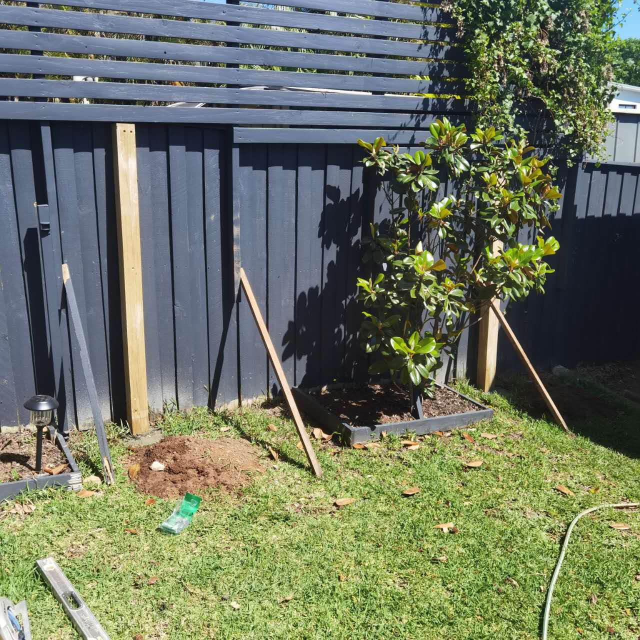Timber fence supports during construction